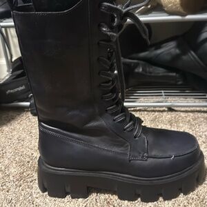 Zip up boots with laces